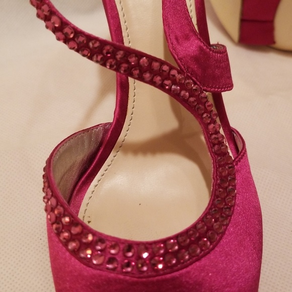 Dress Heels, Open Toe - Size: 6.5 M / Fuscia Satin - Picture 5 of 8